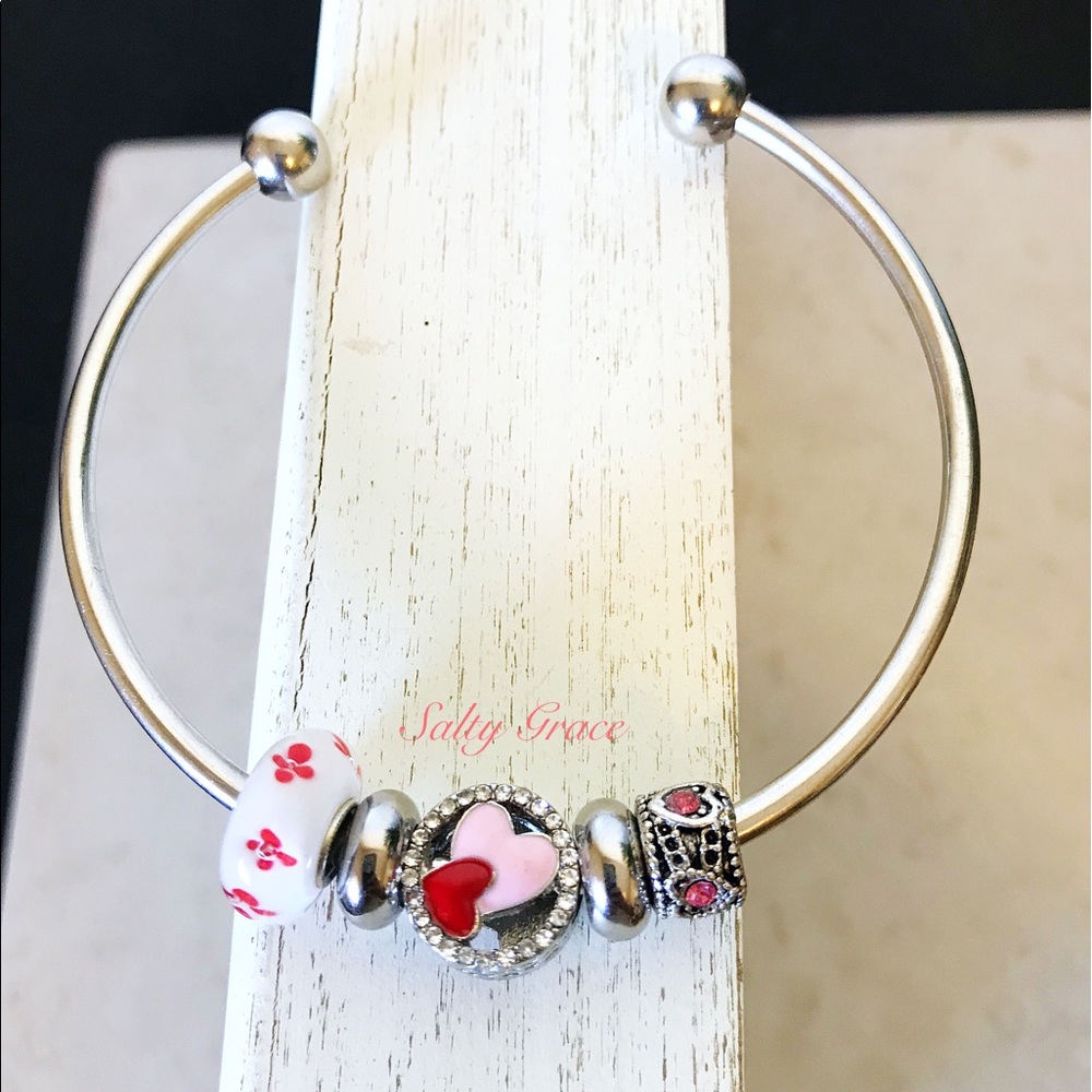 Hearts charm bracelet